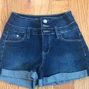 YMI Jean shorts size 1 EUC